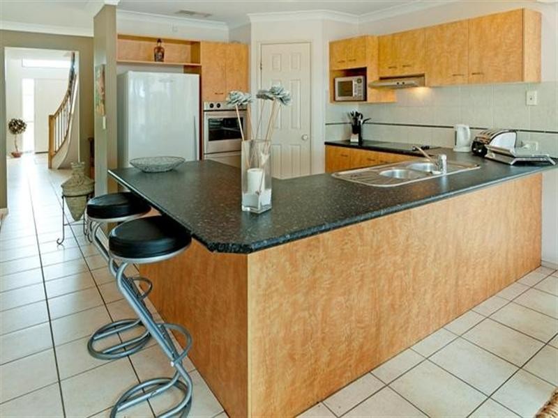 4 Parkwater Terrace, Helensvale QLD 4212