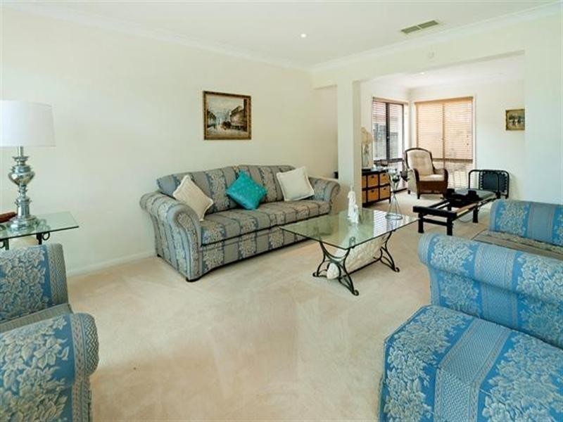 4 Parkwater Terrace, Helensvale QLD 4212
