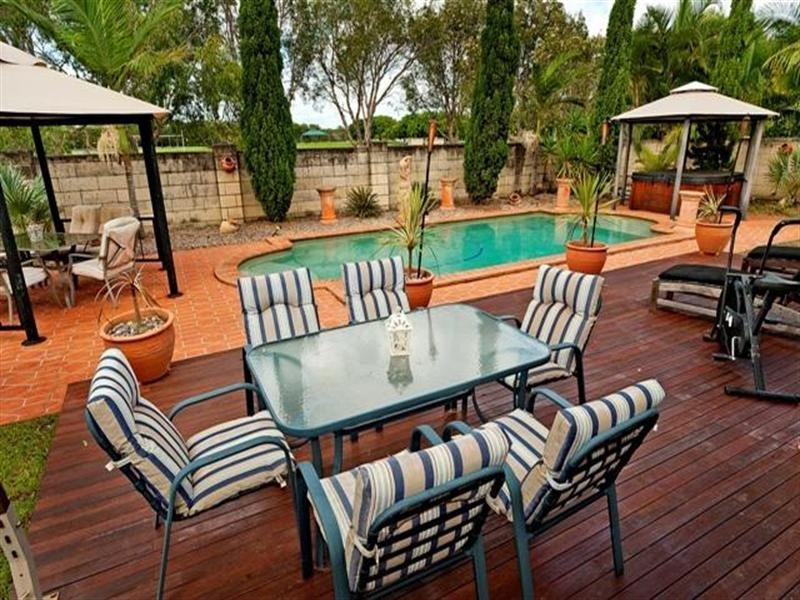 4 Parkwater Terrace, Helensvale QLD 4212