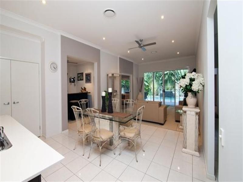 5 Riverlinks Blvd East, Helensvale QLD 4212