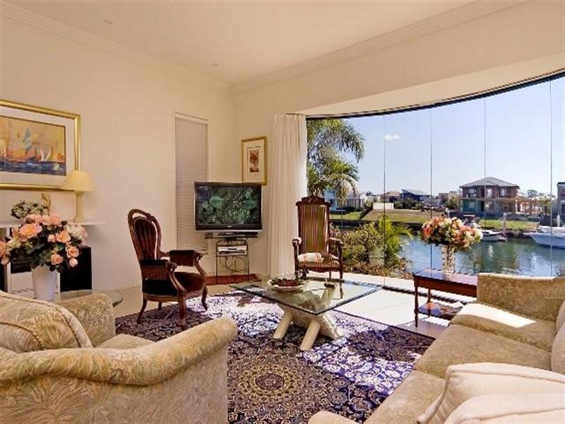 2162 Beaufort Way, Hope Island QLD 4212