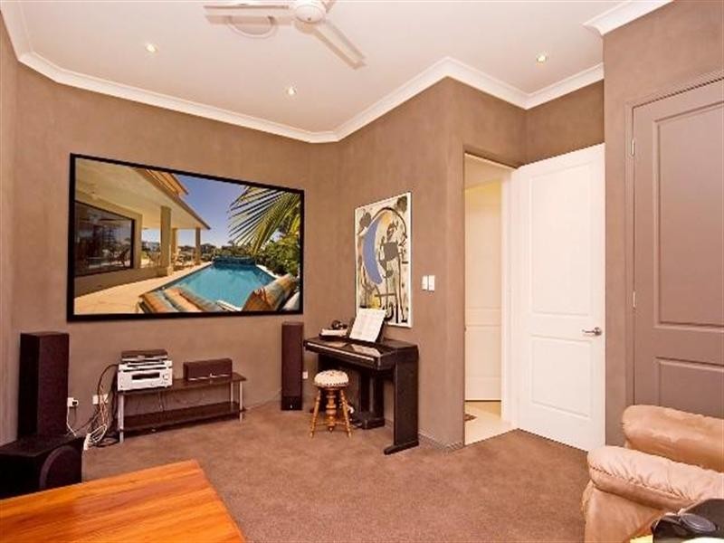 2162 Beaufort Way, Hope Island QLD 4212