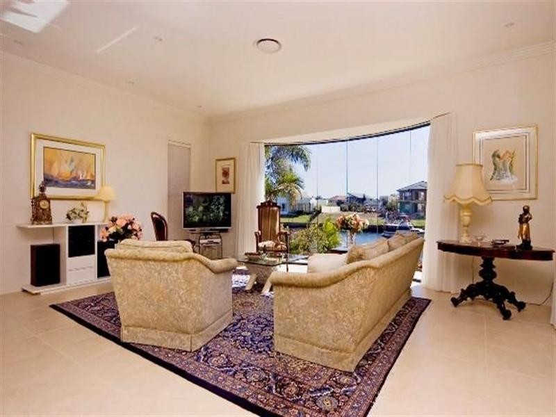 2162 Beaufort Way, Hope Island QLD 4212