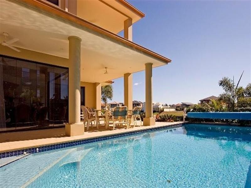 2162 Beaufort Way, Hope Island QLD 4212