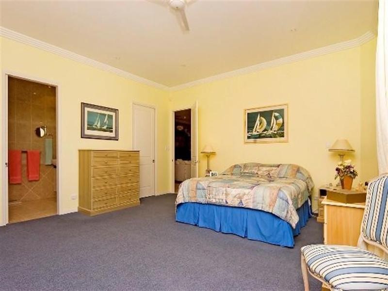 2162 Beaufort Way, Hope Island QLD 4212