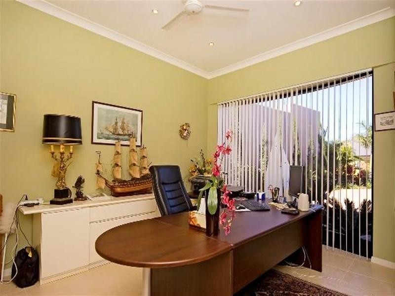 2162 Beaufort Way, Hope Island QLD 4212