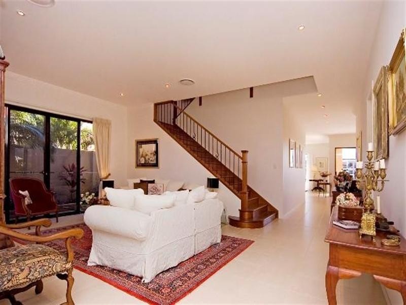 2162 Beaufort Way, Hope Island QLD 4212