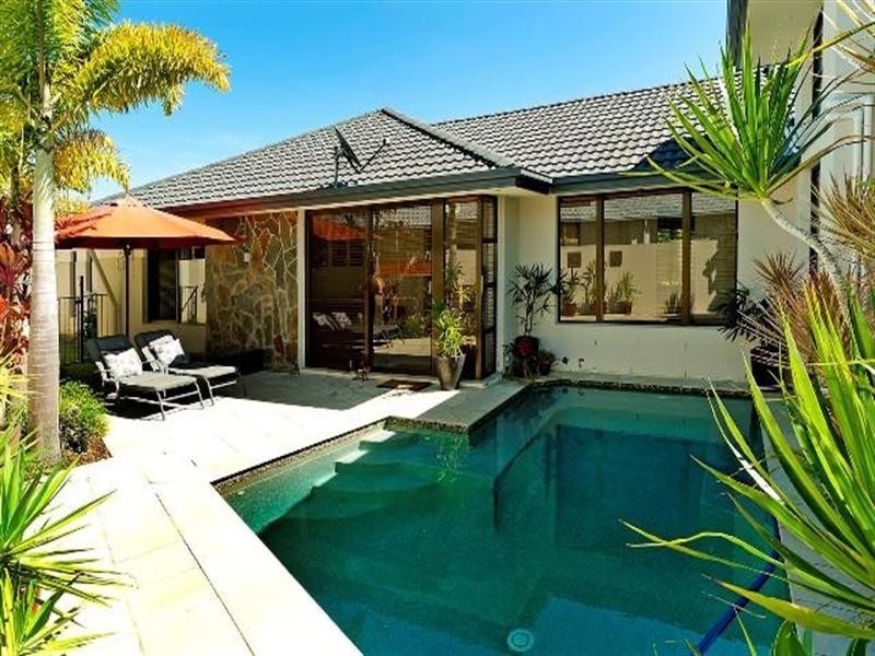 2358 Belmont Court East, Hope Island QLD 4212