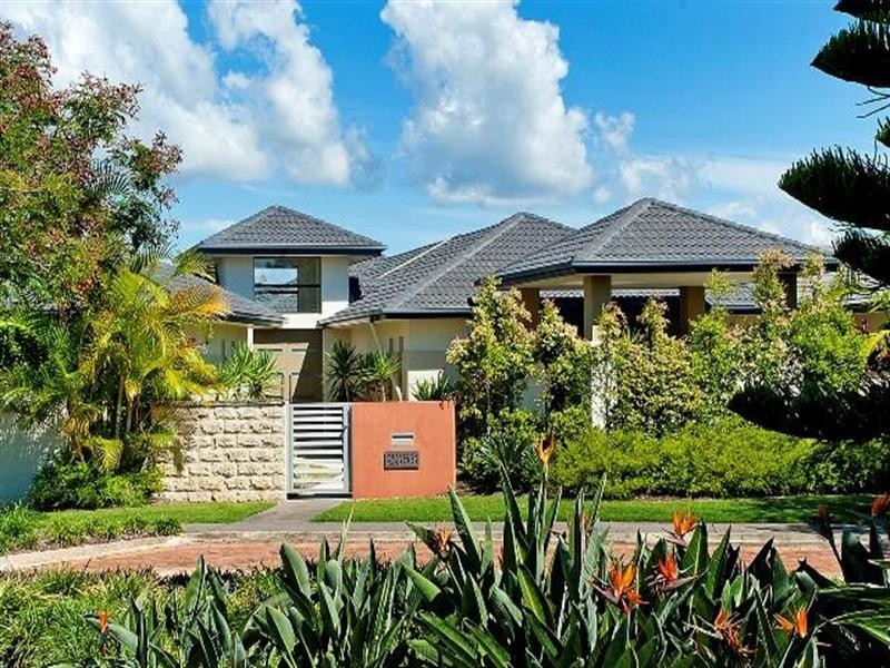 2358 Belmont Court East, Hope Island QLD 4212