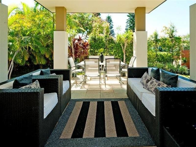 2358 Belmont Court East, Hope Island QLD 4212