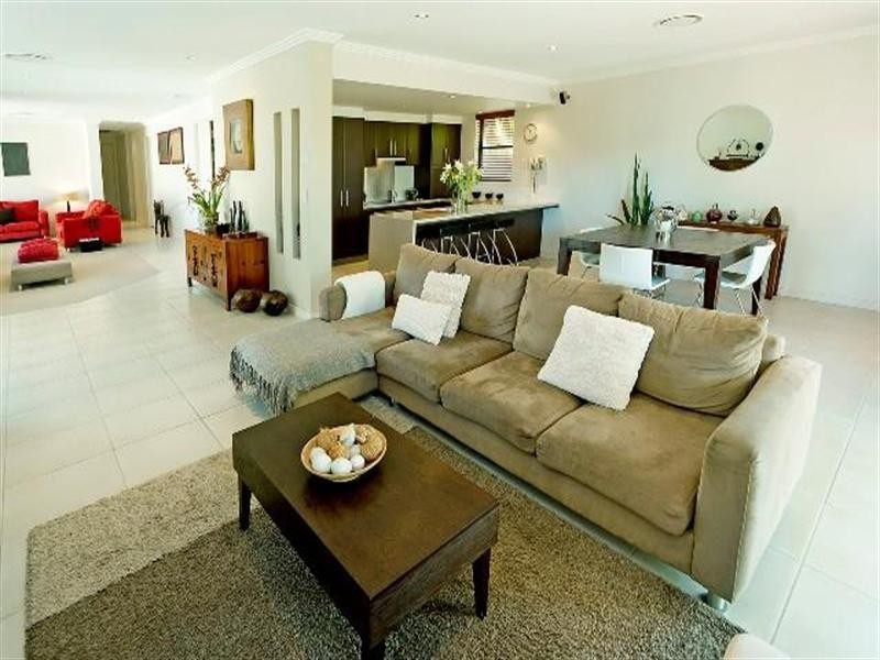 2358 Belmont Court East, Hope Island QLD 4212