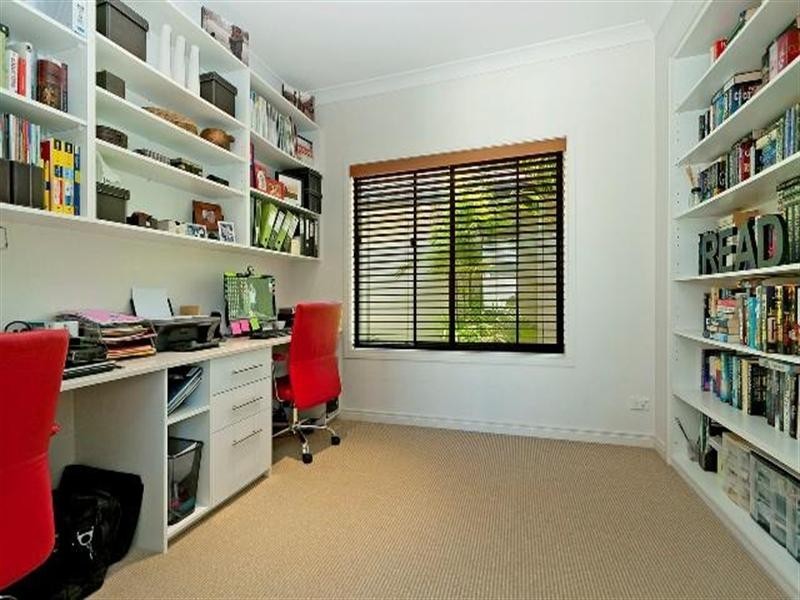 2358 Belmont Court East, Hope Island QLD 4212