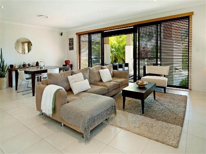 2358 Belmont Court East, Hope Island QLD 4212