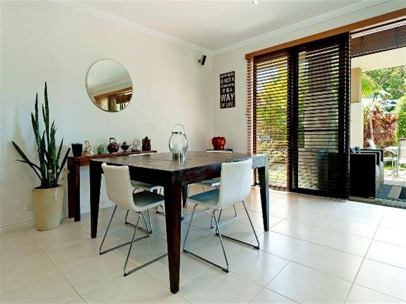 2358 Belmont Court East, Hope Island QLD 4212