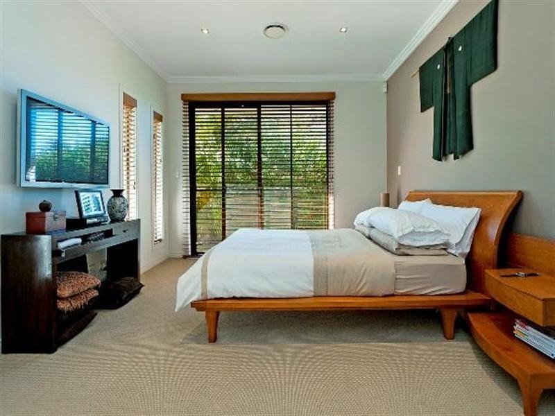 2358 Belmont Court East, Hope Island QLD 4212