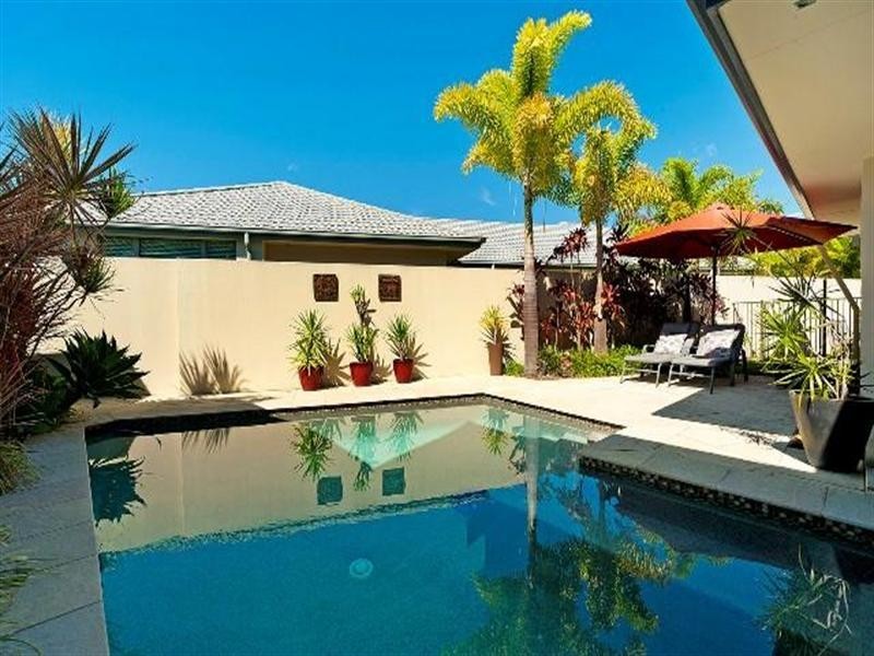 2358 Belmont Court East, Hope Island QLD 4212