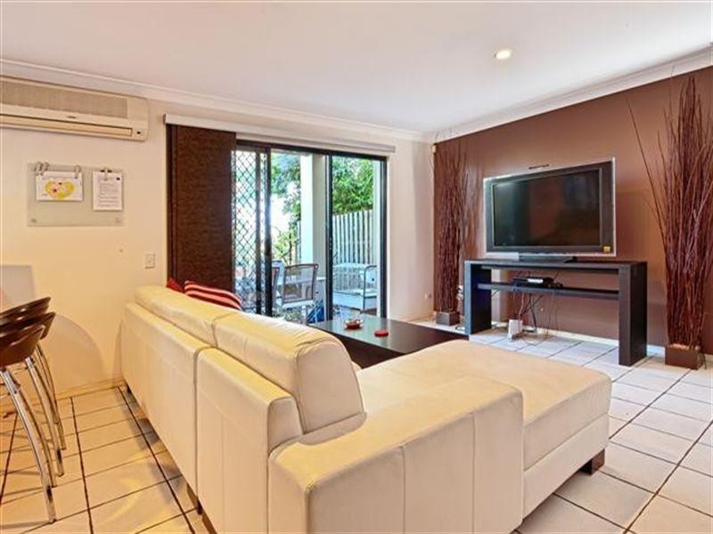 267 Ashmore Road, Benowa QLD 4217