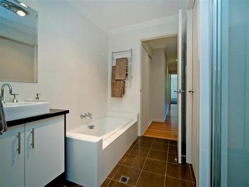 2 Dunnes Avenue, Hope Island QLD 4212