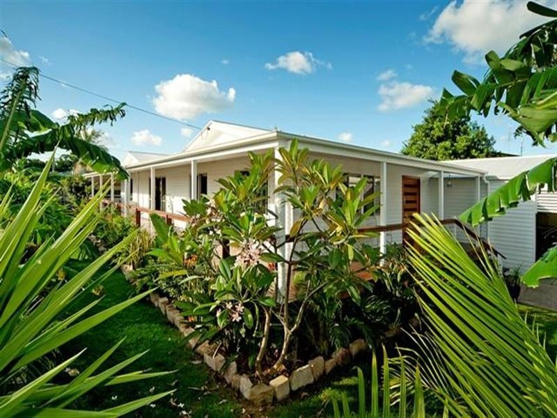 2 Dunnes Avenue, Hope Island QLD 4212