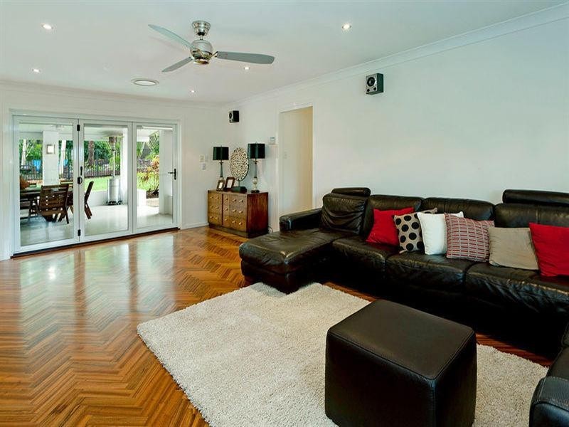 30 Derwent Avenue, Helensvale QLD 4212