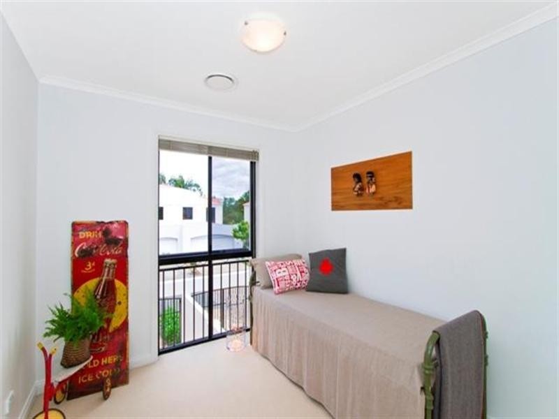 8896 Magnolia Drive East, Hope Island QLD 4212