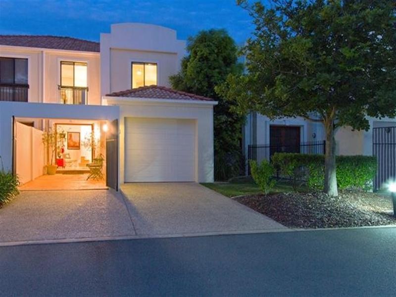8896 Magnolia Drive East, Hope Island QLD 4212