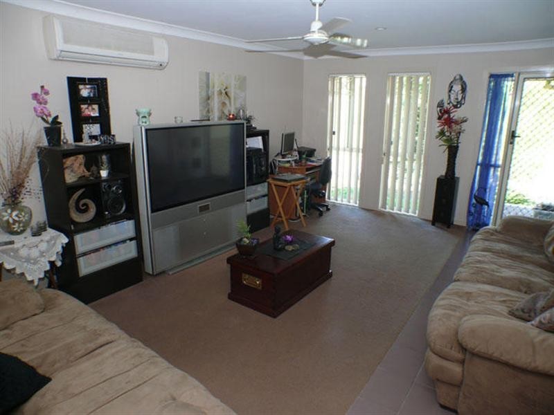 16 Lake Manchester Street, Logan Reserve QLD 4133