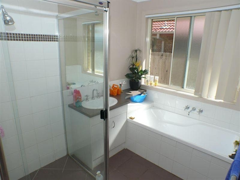 16 Lake Manchester Street, Logan Reserve QLD 4133
