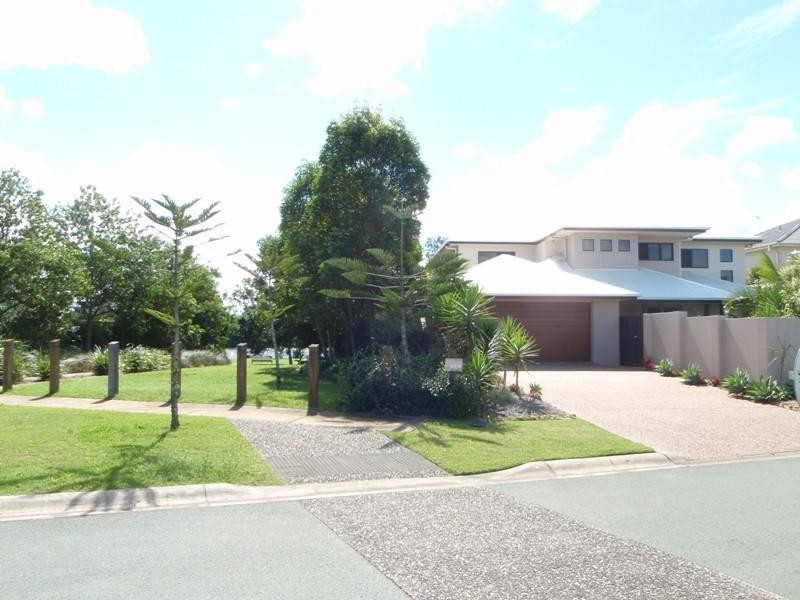 39 Northbank Court, Helensvale QLD 4212