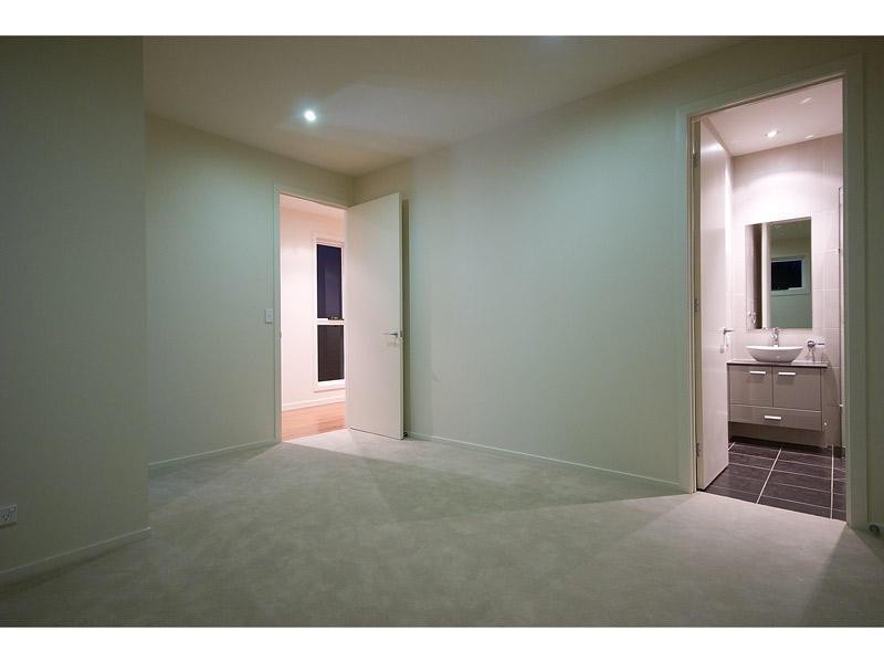 2227 Glengallon Way, Hope Island QLD 4212