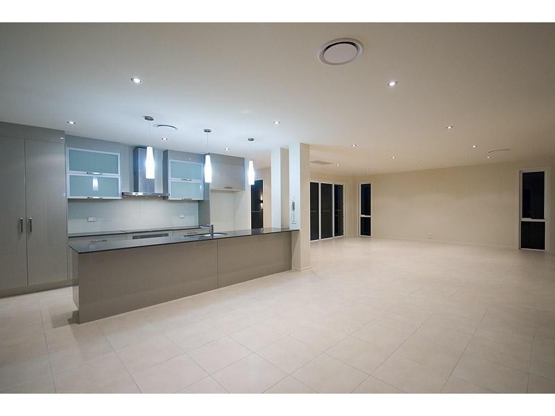 2227 Glengallon Way, Hope Island QLD 4212