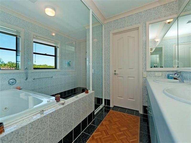 1024 Rosebank Way, Hope Island QLD 4212