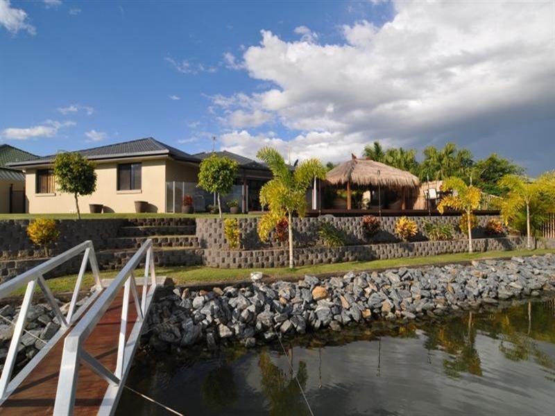 28 Eastbank Terrace, Helensvale QLD 4212