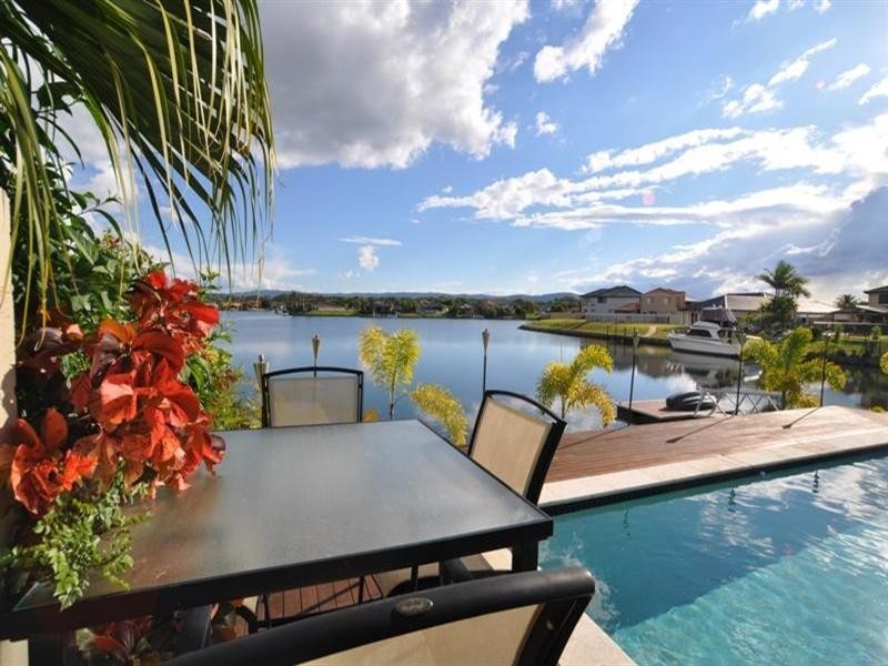 28 Eastbank Terrace, Helensvale QLD 4212