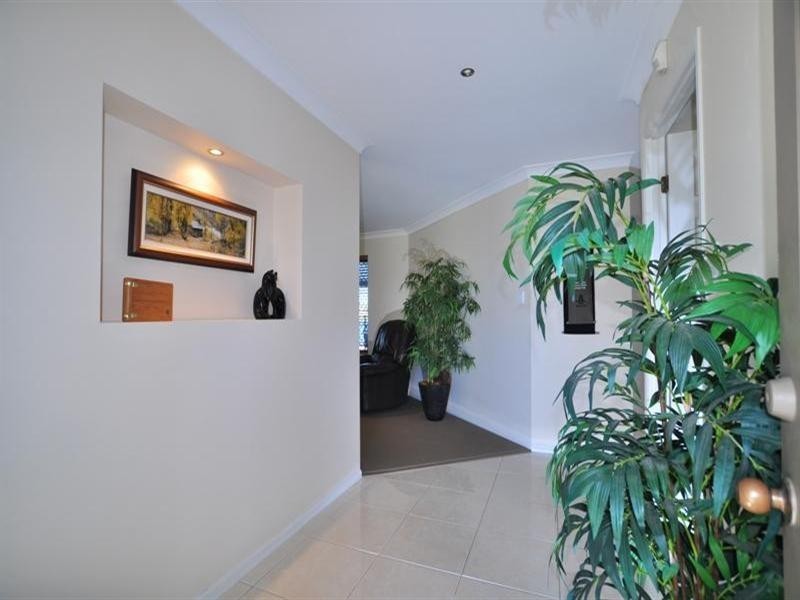 28 Eastbank Terrace, Helensvale QLD 4212