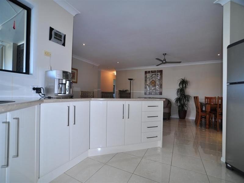 28 Eastbank Terrace, Helensvale QLD 4212