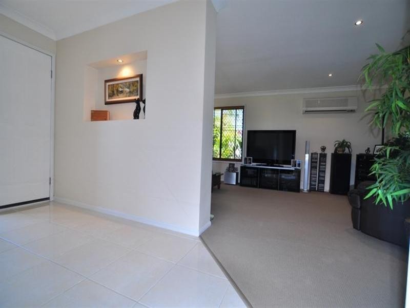 28 Eastbank Terrace, Helensvale QLD 4212