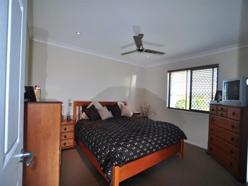 28 Eastbank Terrace, Helensvale QLD 4212