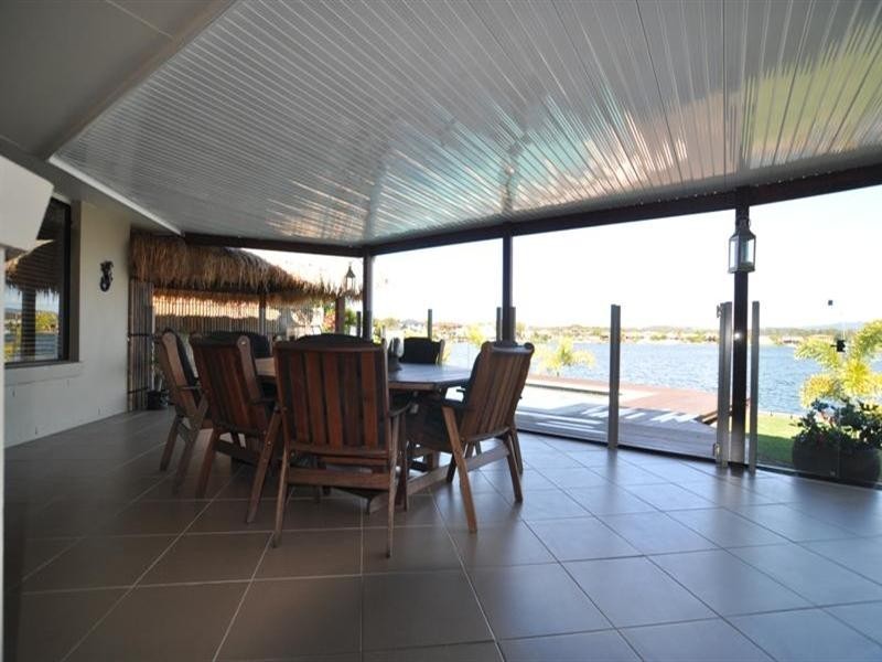 28 Eastbank Terrace, Helensvale QLD 4212