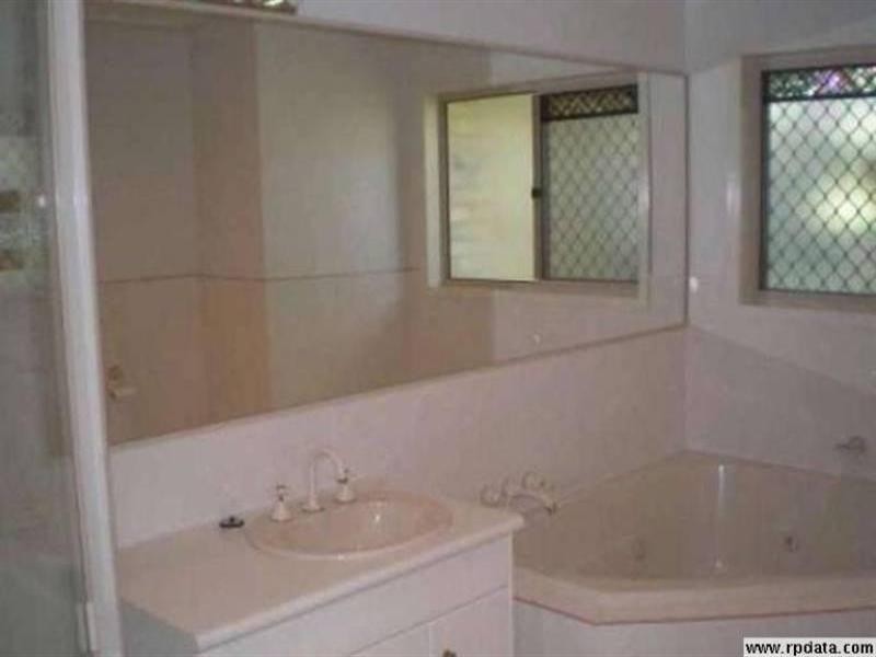 4 Westlake Court, Helensvale QLD 4212