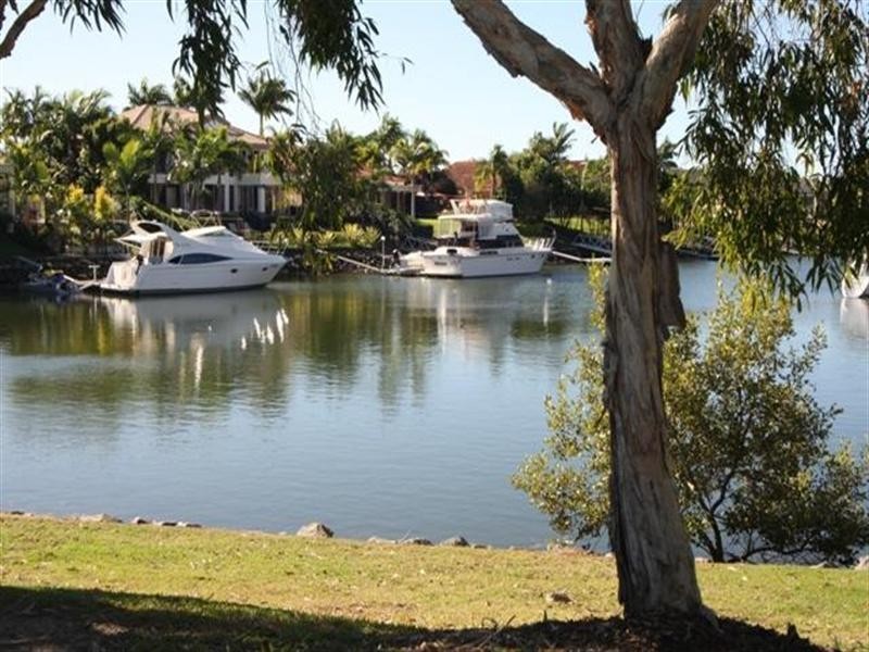 1607 Richmond Court, Hope Island QLD 4212