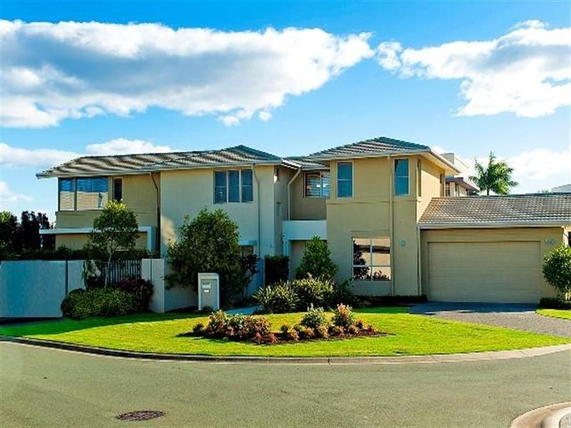 6111 Trasimeno Avenue, Hope Island QLD 4212