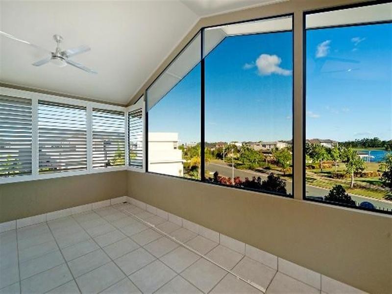 6111 Trasimeno Avenue, Hope Island QLD 4212