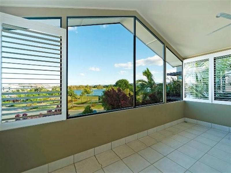 6111 Trasimeno Avenue, Hope Island QLD 4212