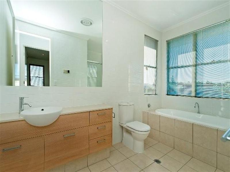 6111 Trasimeno Avenue, Hope Island QLD 4212