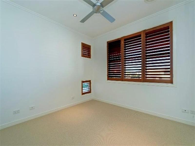 6111 Trasimeno Avenue, Hope Island QLD 4212