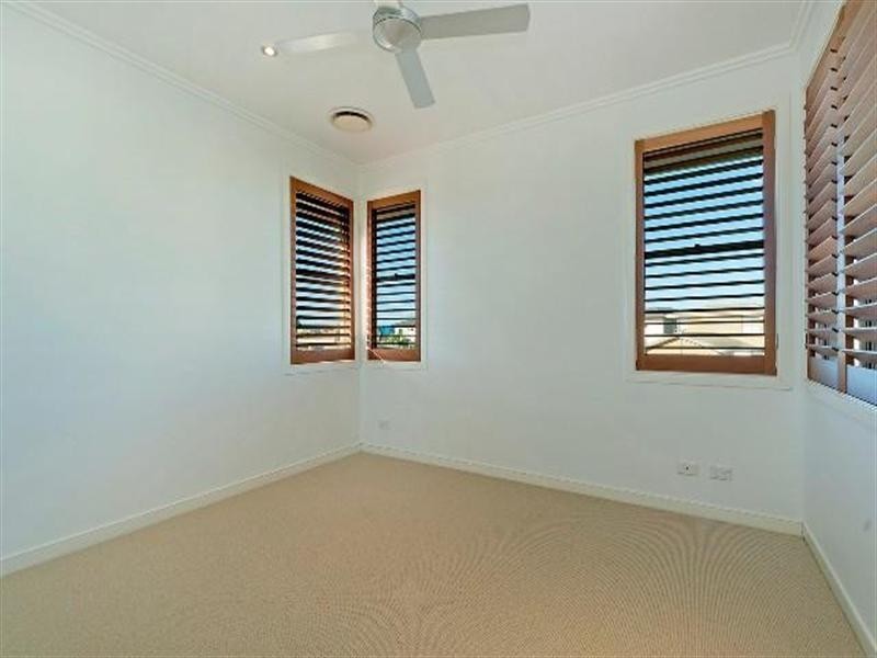 6111 Trasimeno Avenue, Hope Island QLD 4212