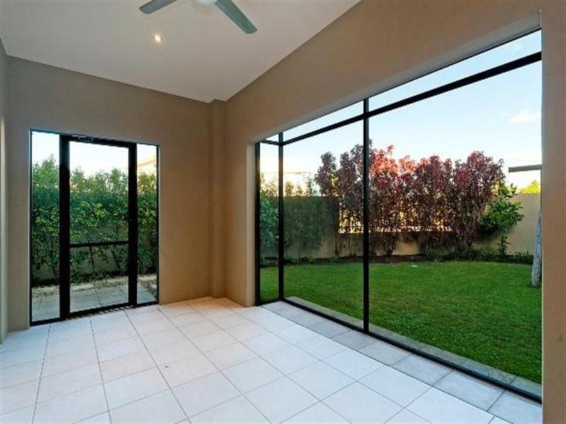 6111 Trasimeno Avenue, Hope Island QLD 4212