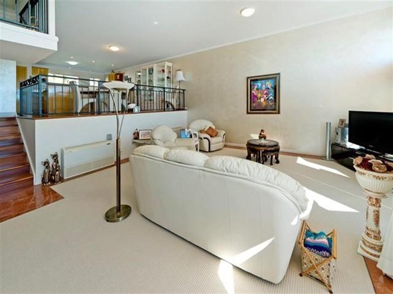 30 John Lund Drive, Hope Island QLD 4212