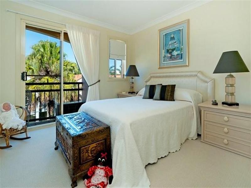 30 John Lund Drive, Hope Island QLD 4212